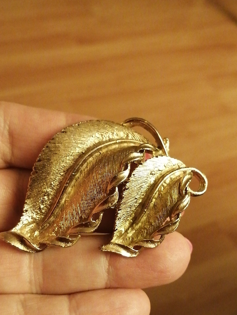 Lisner Gold Leaves Vintage Large Brooch